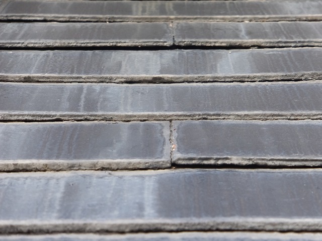 劣化した化粧スレートは屋根塗装は非推奨